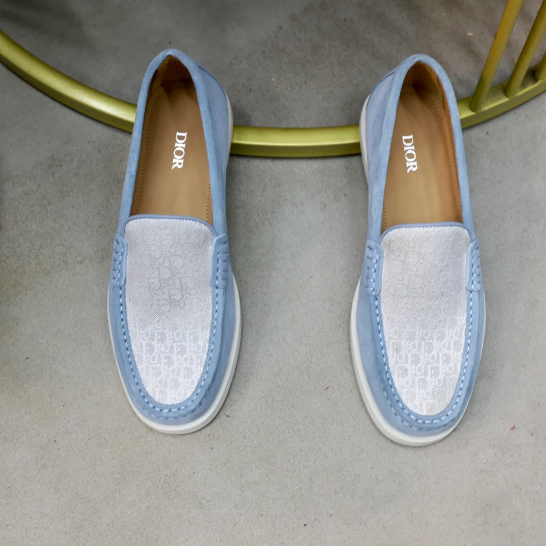 Ex-factory price: 540🙅‍♂️🙅‍♂️🙅‍♂️ Brand: Dior DIOR Standard code: Men's code 38/44 (45 can be customized) Grade: Same as the official website Material: Original cowhide stitching, cowhide lining, original TPU wear-resistant soft outsole Style categories: Leisure and sports version, footwear for driving, young fashion, European and American trends, British style Color: actual picture color
